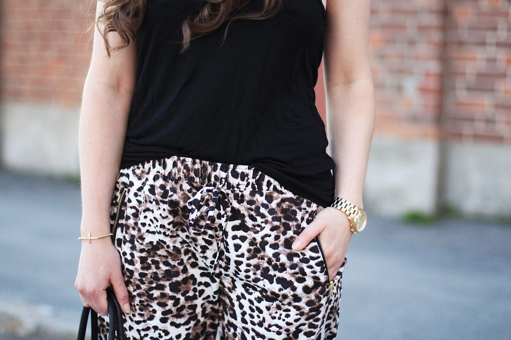 Therez Hahlin - H&M Leo Pants, Tank, Mulberry Bag - Leo girl | LOOKBOOK