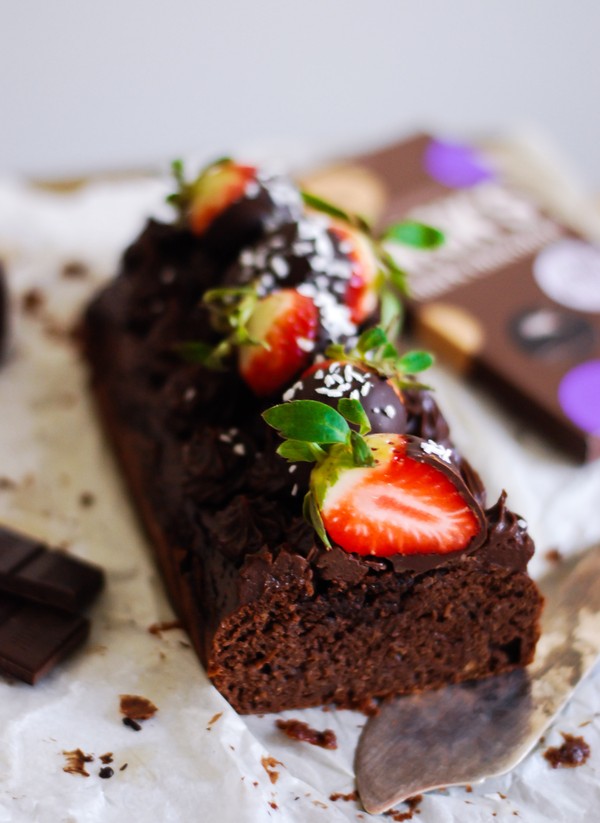 Brownie med chokladdoppade jordgubbar // Baka Sockerfritt