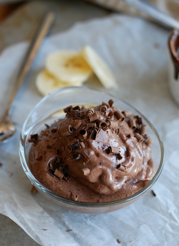 Chocolate banana ice cream (paleo) //Baka Sockerfritt