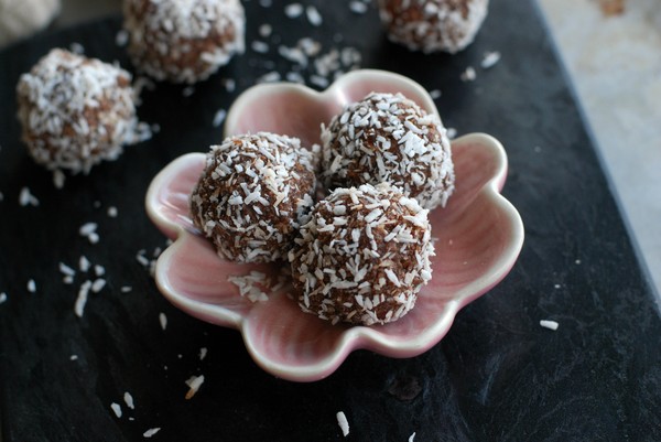 Chokladbollar med pekan utan tillsatt socker  //Baka Sockerfritt