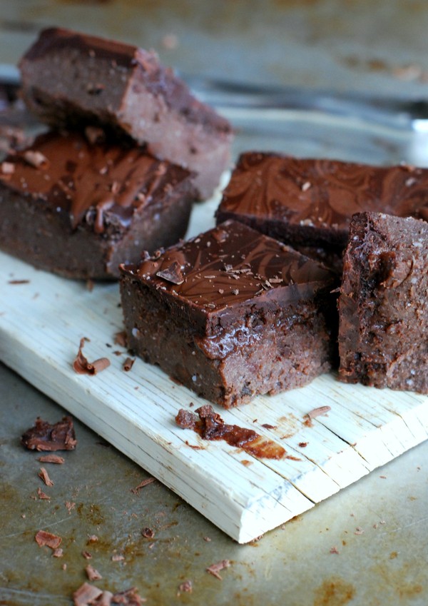 Healthy chocolate covered brownie - Chokladtäckt Brownie, mejerifri, glutenfri och utan tillsatt socker