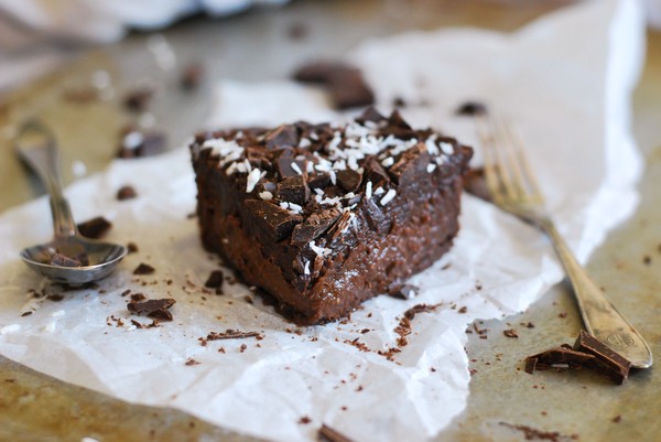 Kladdig chokladkaka med chokladfrosting, glutenfri, utan tillsatt socker //Baka Sockerfritt