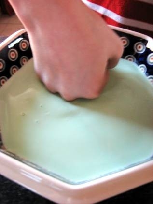 OOBLECK. T
