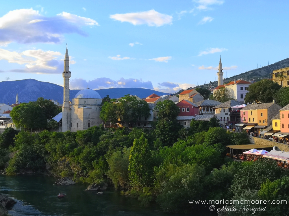 Mostar - Neretvafloden och moskéer