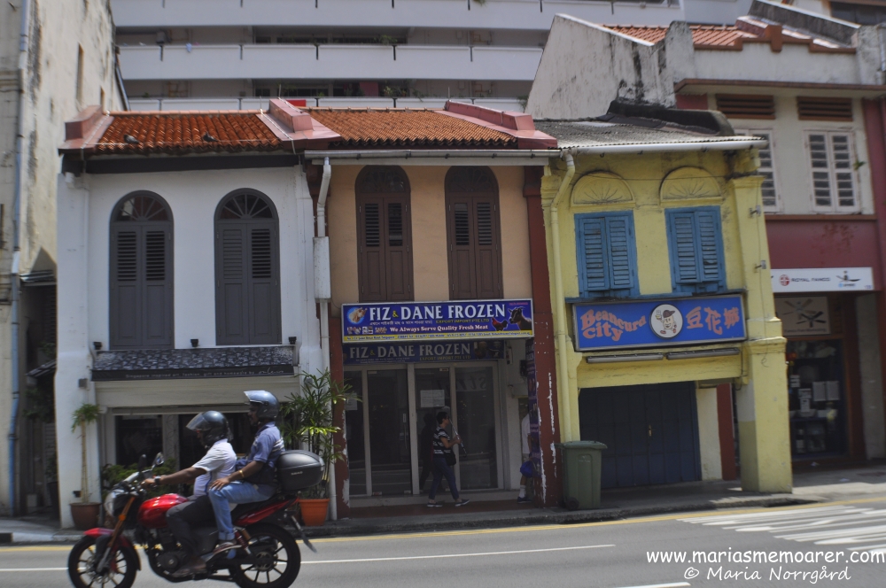 architecture in Little India, Singapore: windows / arkitektur i Little India, vackra fönsterluckor