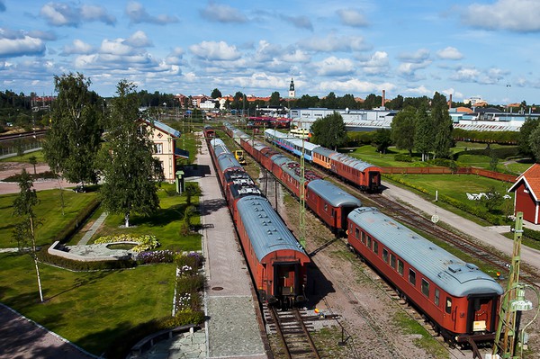 Bild på järnvägsmuseumet i Gävle taget från 14 meters höjd.