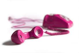 Vi orkar inte med telefonförsäljare som ringer precis när vi skall sätta oss till bords efter en lång arbetsdag.