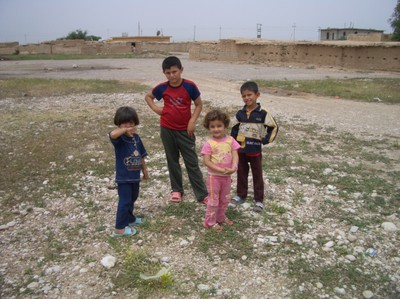 Vid en by nära Derbendikhan, Irak