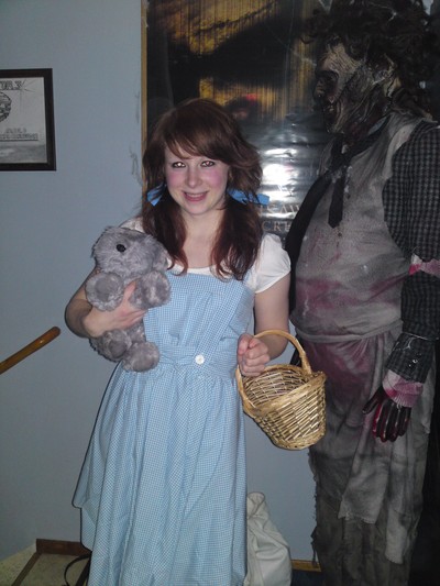 Elin som Dorothy på halloween i en klänning som hon och jag sytt tillsammans:)