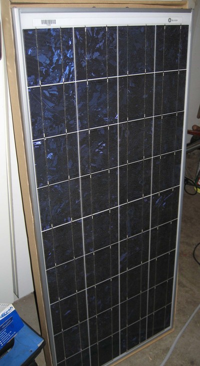 De solpaneler jag använder är 2 st 80 W, 12 V paneler från BP solar.