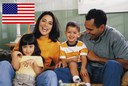 lycklig amerikansk familj