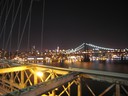 Manhattan Bridge and the Skyline, ser ni ett rött Empire bland lamporna så beror det på att det va Alla hjärtans dag