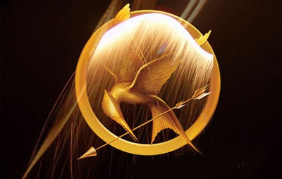 En liten bild på Katniss Härmskrikebrosch!