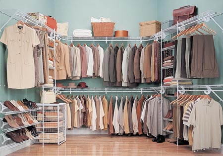 "walk-in-closet-shelving_201213532.jpg”