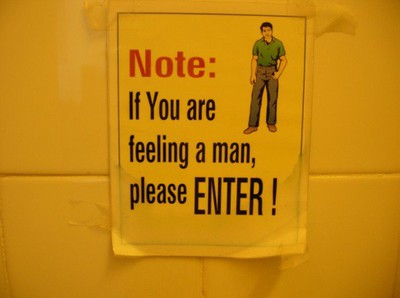 Den här såg vi på en toalettdörr i Bulgarien, allmänt konstig.