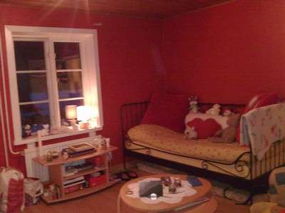 Här kommer bilder på mitt nya rum =)