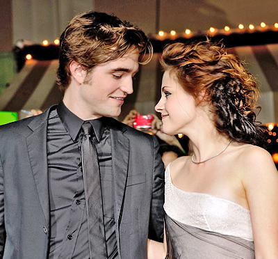 Kristen Stewart och Robert Pattinson, som officiellt gjorde slut i maj i r, har börjat träffas i.