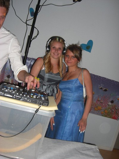 Jag och Nadine med DJ hörlurar!