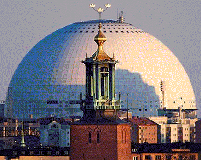Inse att stadshuskronan och globen är på samma bild. Tagen från täby med gigantiskt teleobjektiv. Imponerande.