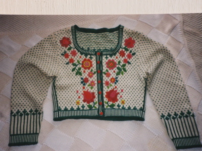 Folkloremönstrad tröja