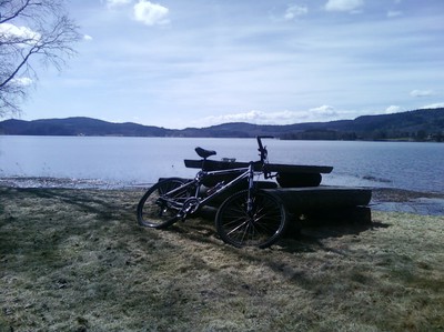 Nice cykeltur runt sjön en tidig vårdag