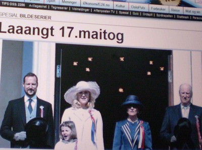 Kronprins Haakon, Prinsessan Ingrid Alexandra, Kronprinsessan Mette-Marit, Drottning Sonja och Kung Harald på Slottsbalkongen.