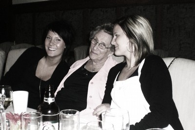 Jennie, farmor och jag!