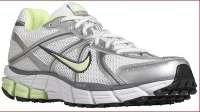 Neutral joggingsko med ovandel i mesh. Air dämpning i häl och framfot. Förberedd för Nike+. Damstorlekar, finns även i herrmodell.