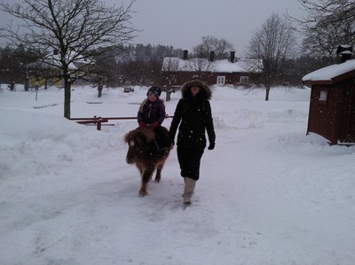 Alf, Majken och Ida ute på promenad... 